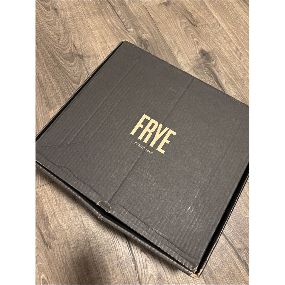 Frye Billy Short Western Boots - Picture 5 of 7